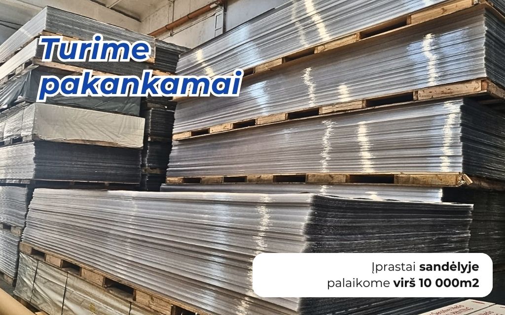 kanalinis polikarbonatas sandėlyje